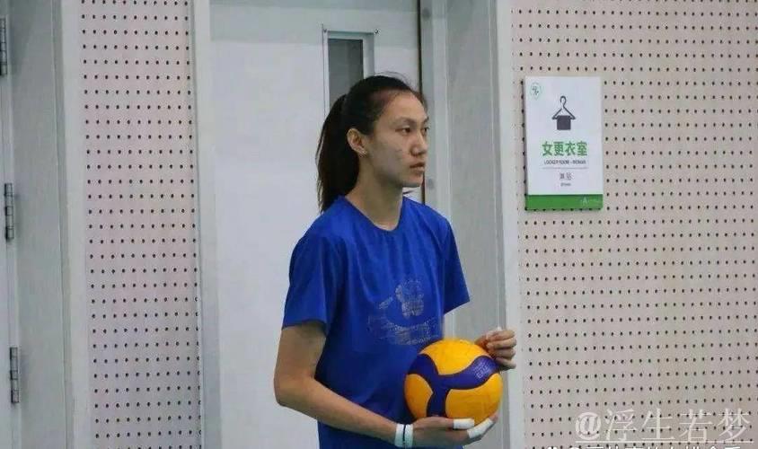 董铭霄亮相深圳热身赛，外教青睐为何天津不予重用？